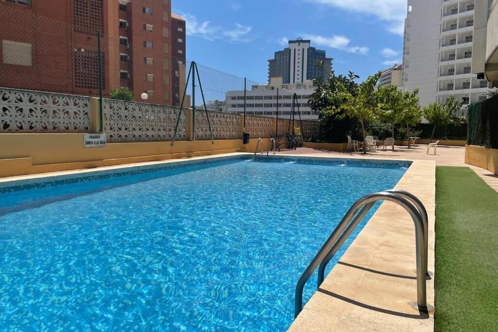 Moderno Apartamento Centrico Con Piscina Lägenhet Benidorm Exteriör bild