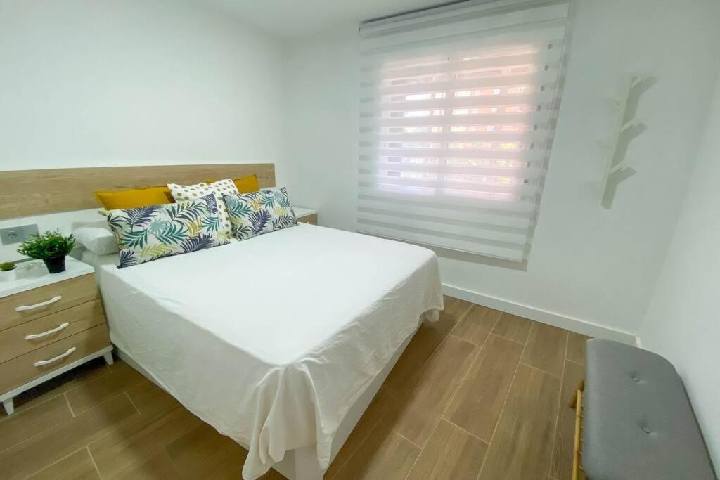 Moderno Apartamento Centrico Con Piscina Lägenhet Benidorm Exteriör bild