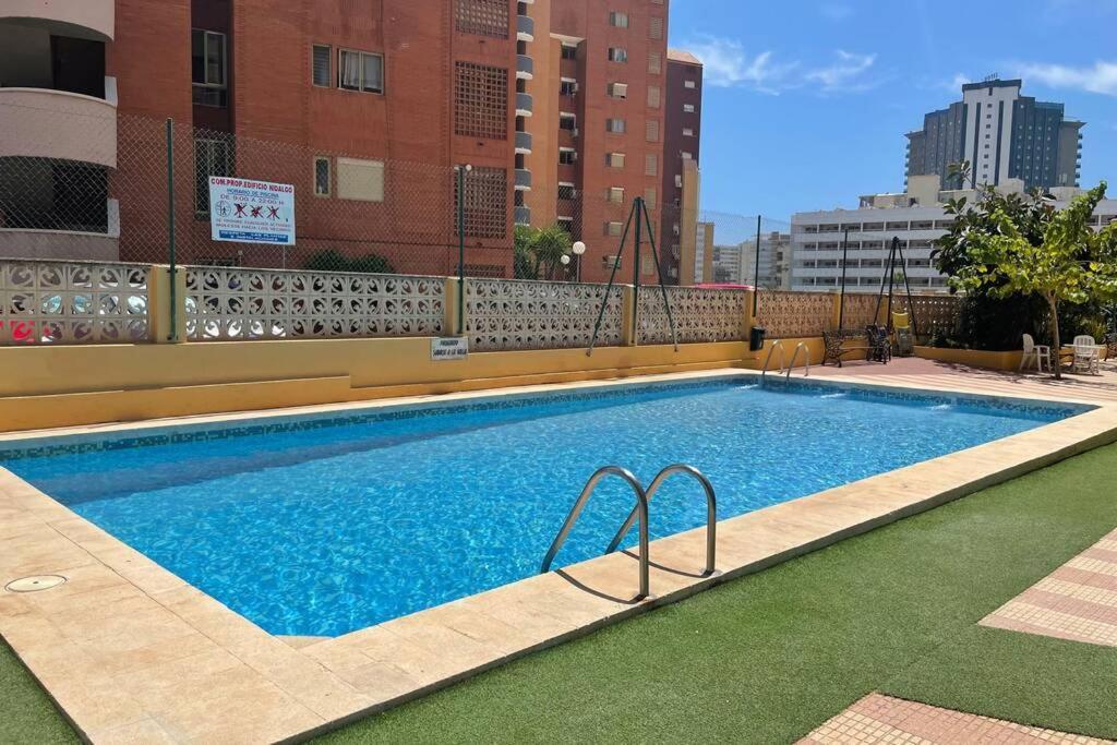 Moderno Apartamento Centrico Con Piscina Lägenhet Benidorm Exteriör bild